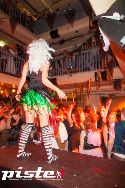 Hamburg tanzt! Xtreme Halloweenparty auf dem Ghostship Cap San Diego 