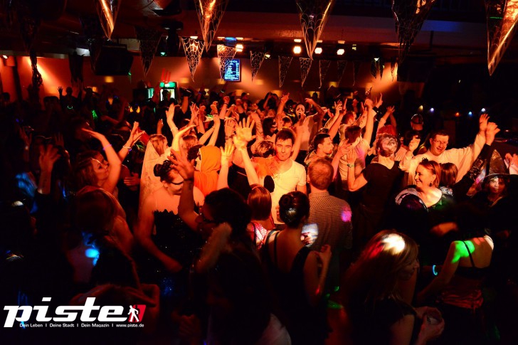 Hamburg tanzt! Xtreme Halloweenparty auf dem Ghostship Cap San Diego 