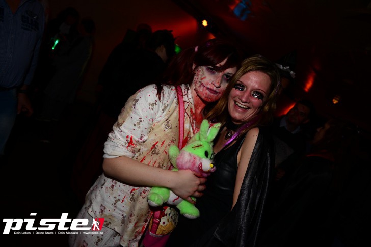 Hamburg tanzt! Xtreme Halloweenparty auf dem Ghostship Cap San Diego 