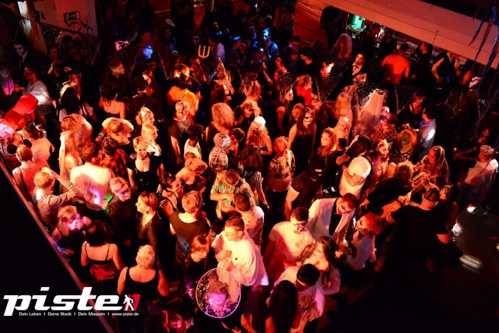 Hamburg tanzt! Xtreme Halloweenparty auf dem Ghostship Cap San Diego 