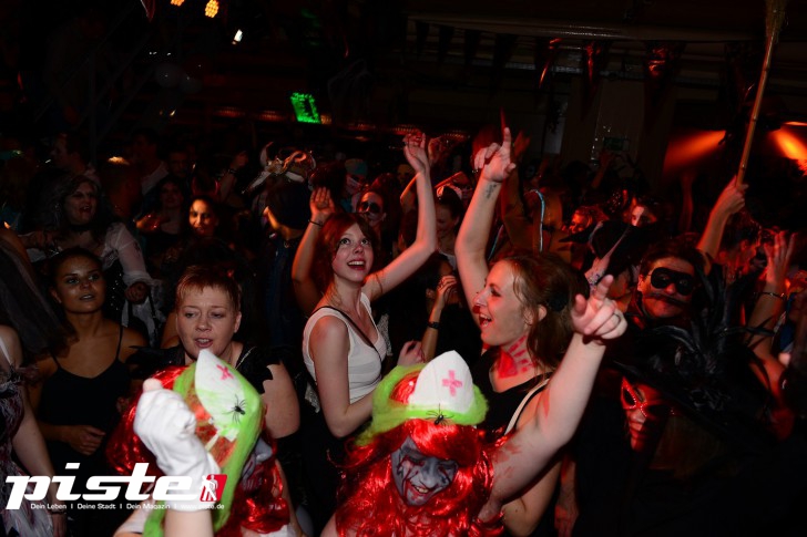 Hamburg tanzt! Xtreme Halloweenparty auf dem Ghostship Cap San Diego 