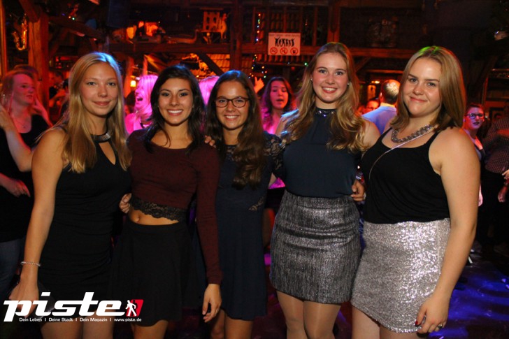 MINIROCK UND HIGH HEELS PARTY