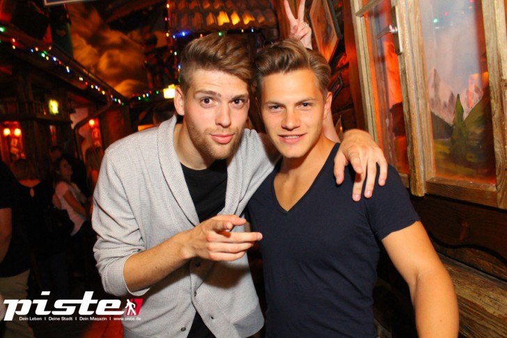 MINIROCK UND HIGH HEELS PARTY