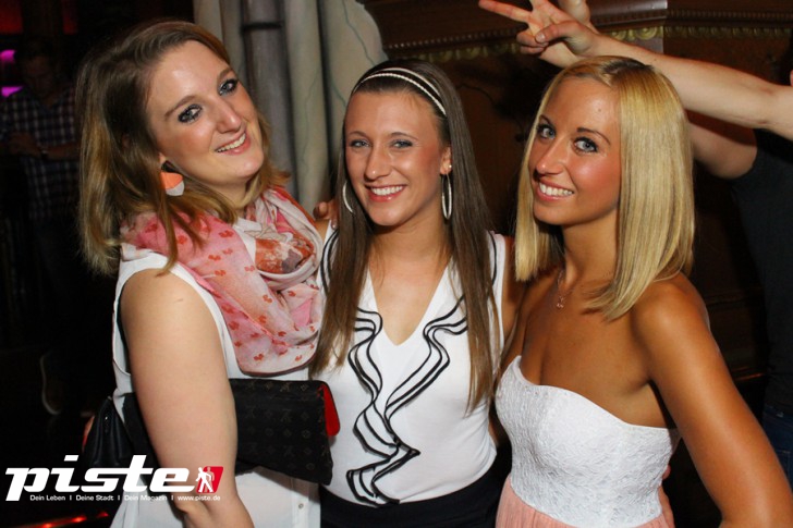 MINIROCK UND HIGH HEELS PARTY
