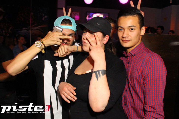 MINIROCK UND HIGH HEELS PARTY