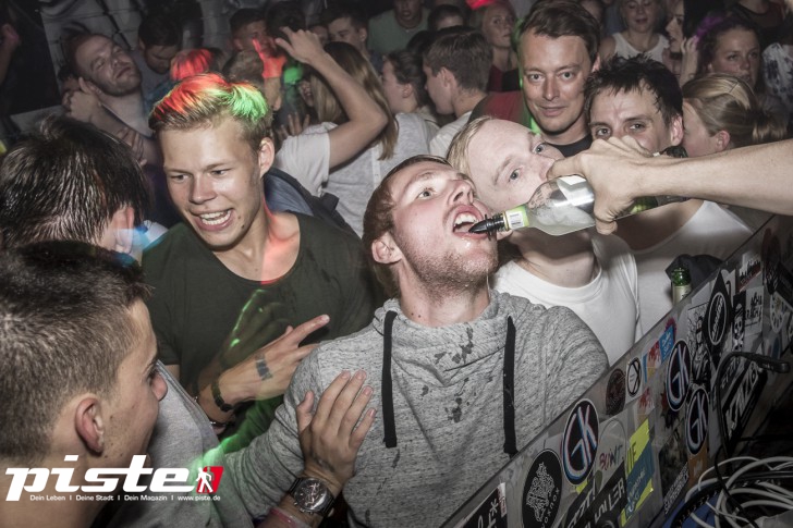 Pump Up The Volume - Die PKHS 90s Party