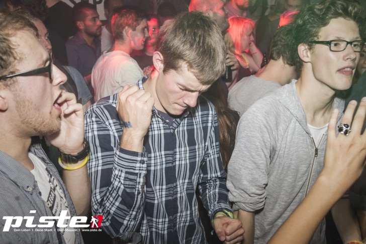 Pump Up The Volume - Die PKHS 90s Party