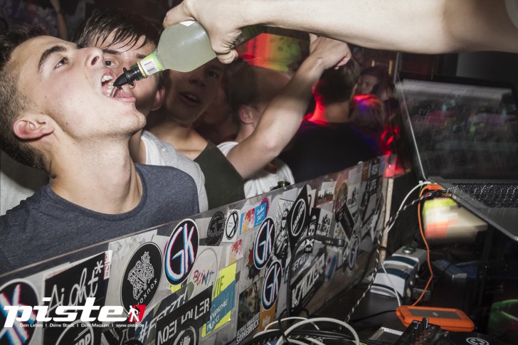 Pump Up The Volume - Die PKHS 90s Party