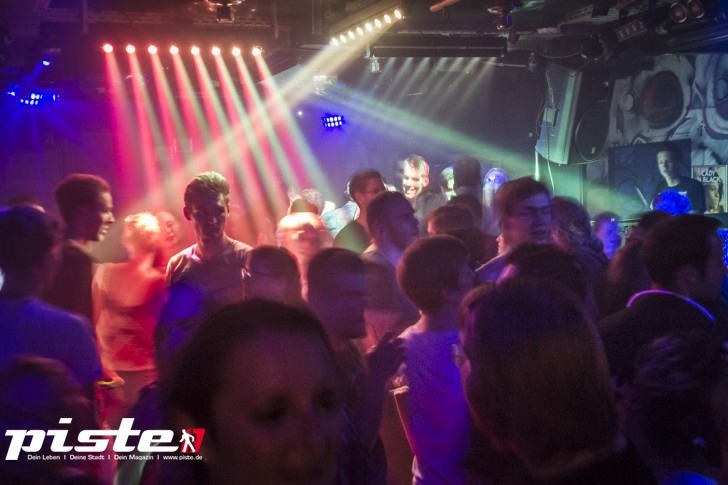 Pump Up The Volume - Die PKHS 90s Party