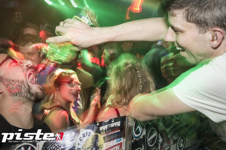 Pump Up The Volume - Die PKHS 90s Party