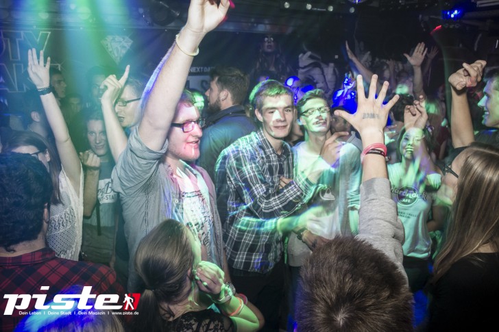 Pump Up The Volume - Die PKHS 90s Party