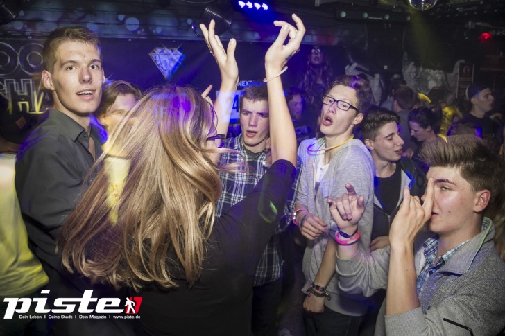 Pump Up The Volume - Die PKHS 90s Party