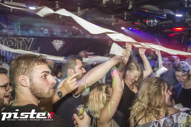 Pump Up The Volume - Die PKHS 90s Party