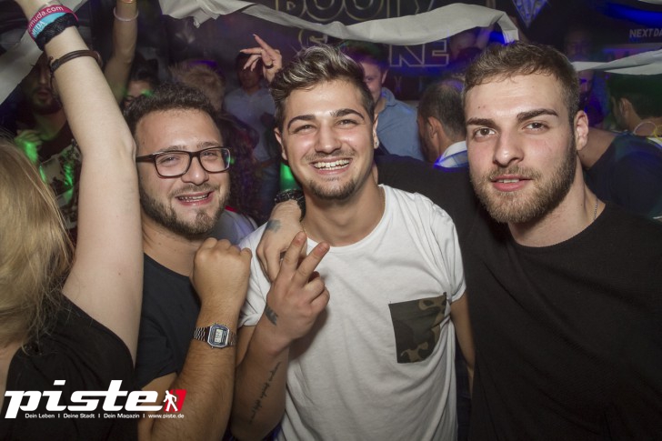 Pump Up The Volume - Die PKHS 90s Party