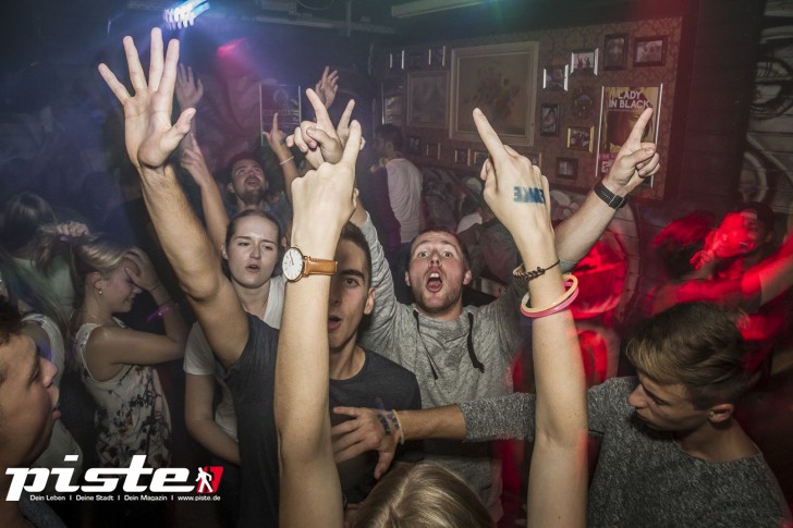 Pump Up The Volume - Die PKHS 90s Party