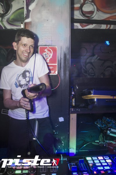 Pump Up The Volume - Die PKHS 90s Party