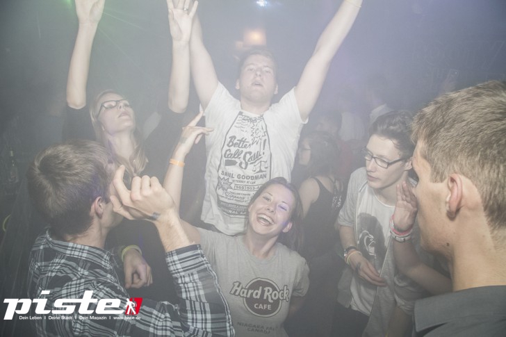 Pump Up The Volume - Die PKHS 90s Party