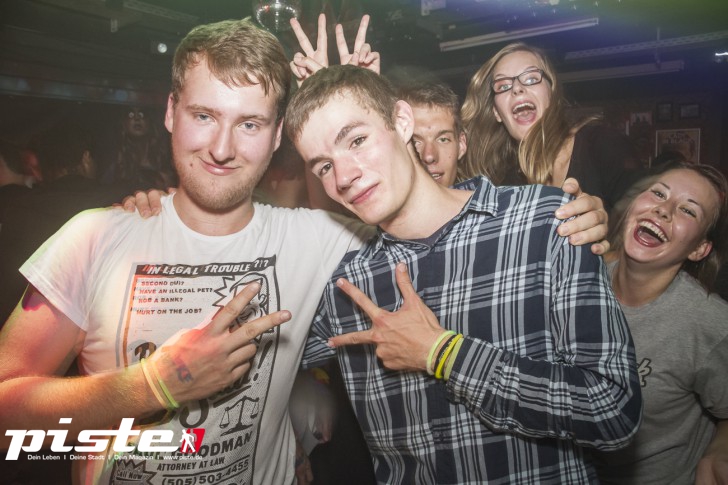 Pump Up The Volume - Die PKHS 90s Party