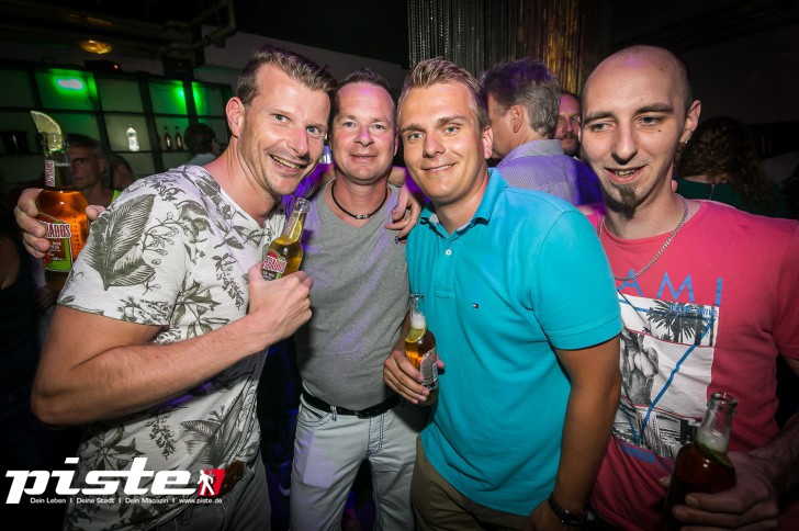 Ü-30 Club Party | Hühnerposten