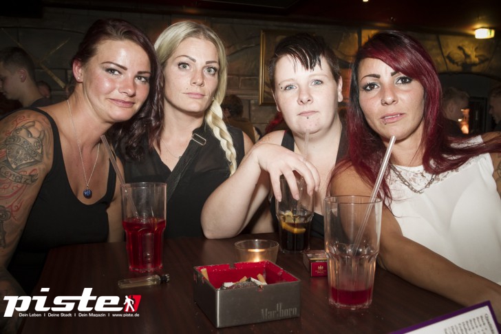 Black Fruits mit DJ RayG