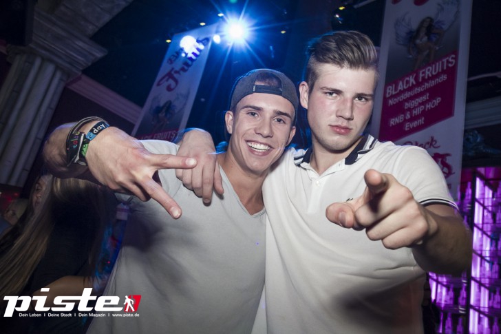 Black Fruits mit DJ RayG