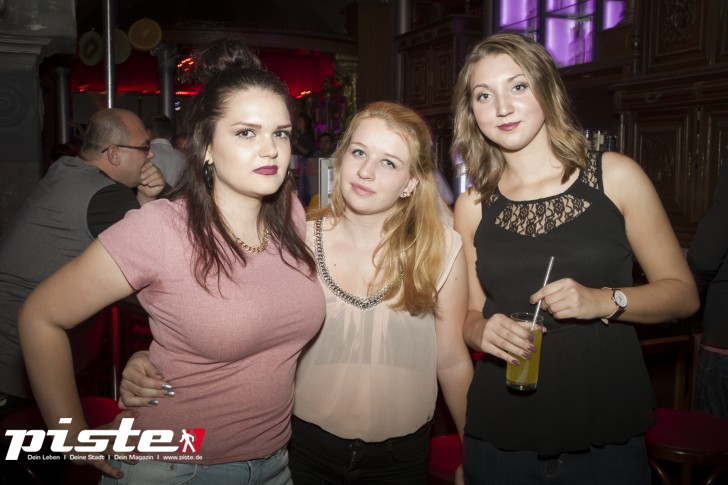 Black Fruits mit DJ RayG