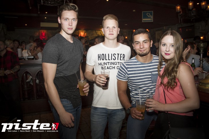 Black Fruits mit DJ RayG