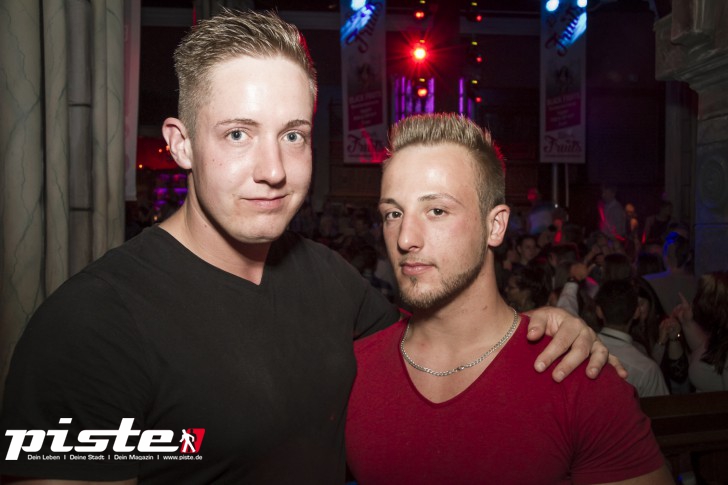 Black Fruits mit DJ RayG