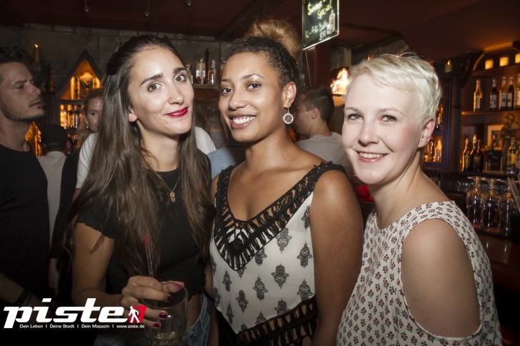 Black Fruits mit DJ RayG