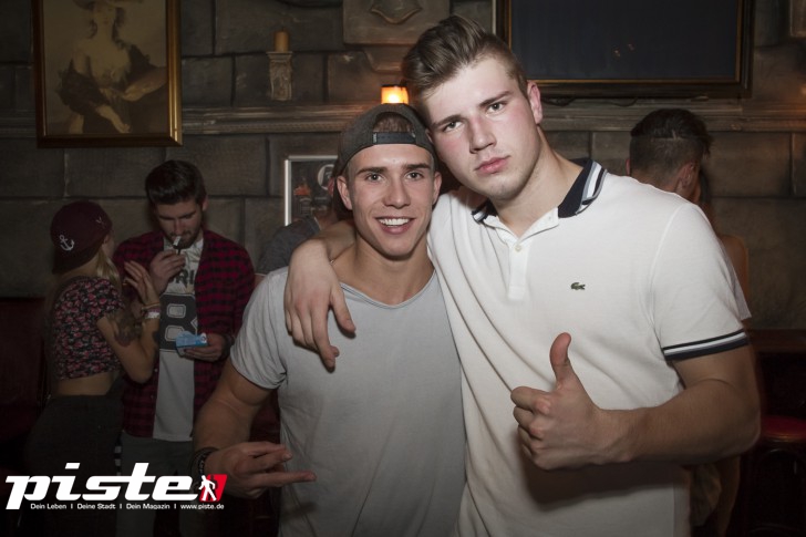 Black Fruits mit DJ RayG