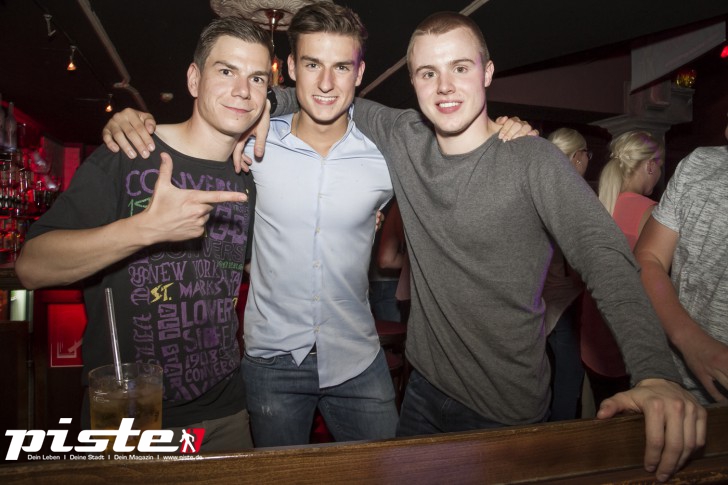 Black Fruits mit DJ RayG