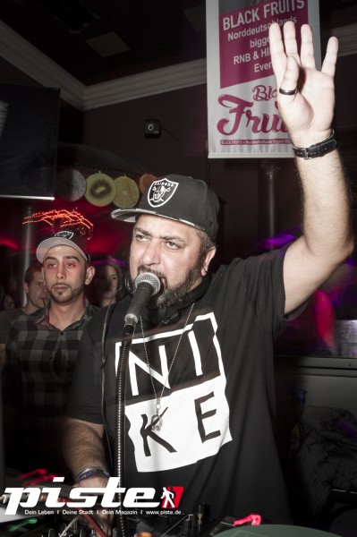 Black Fruits mit DJ RayG