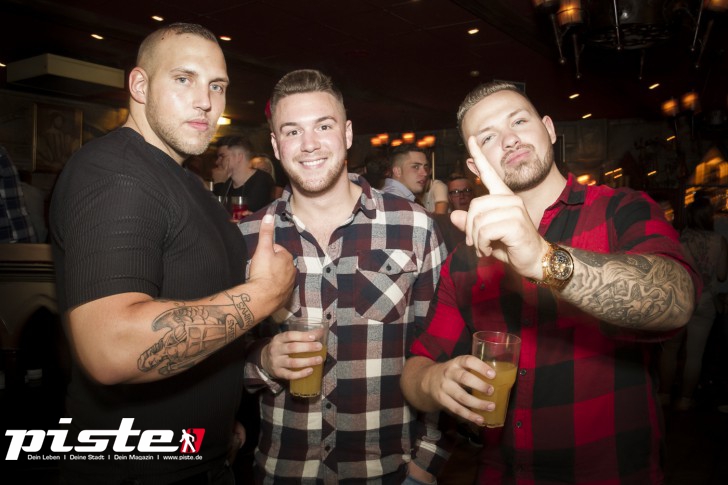 Black Fruits mit DJ RayG