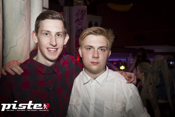 Black Fruits mit DJ RayG