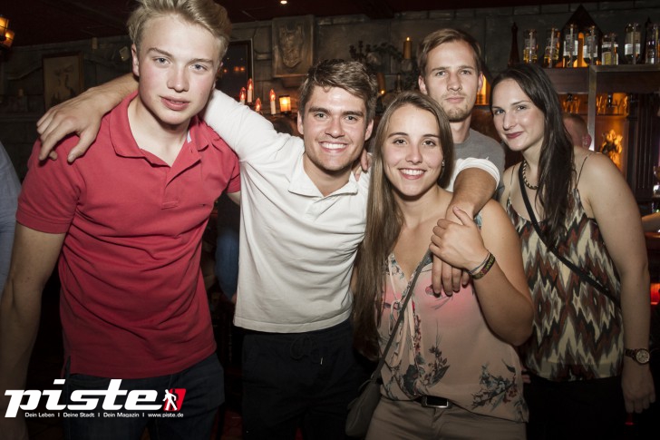 Black Fruits mit DJ RayG