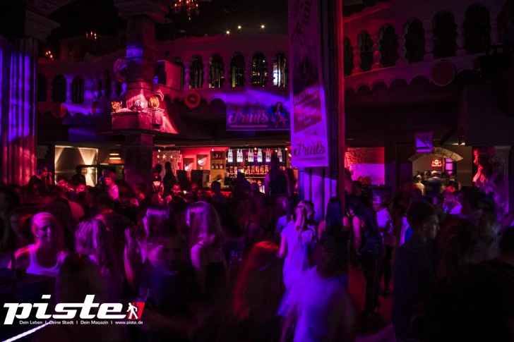 Black Fruits mit DJ RayG