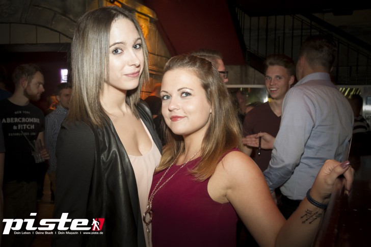 Black Fruits mit DJ RayG