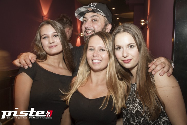 Black Fruits mit DJ RayG