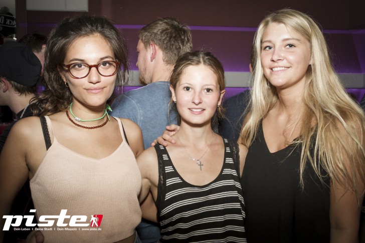 Black Fruits mit DJ RayG