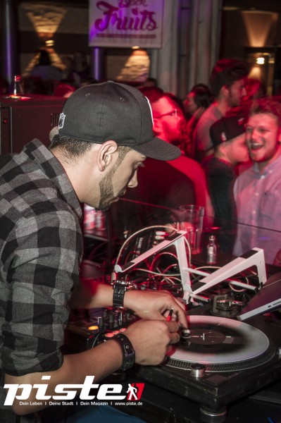 Black Fruits mit DJ RayG