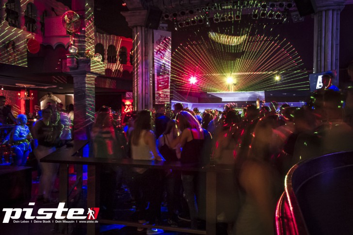 Black Fruits mit DJ RayG