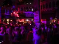 Black Fruits mit DJ RayG