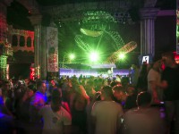 Black Fruits mit DJ RayG