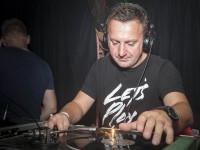 Strand House Classics