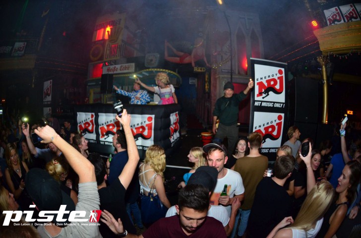  Die 90er Party | Schmidts Tivoli