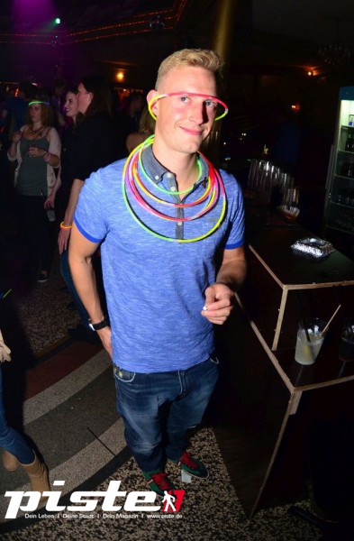  Die 90er Party | Schmidts Tivoli