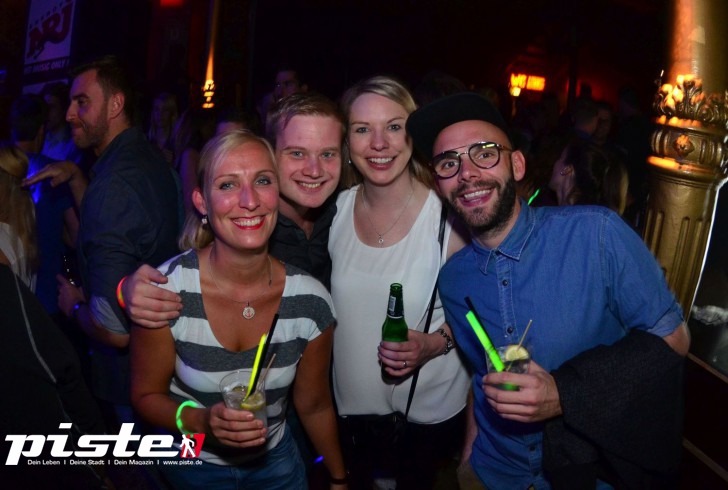  Die 90er Party | Schmidts Tivoli