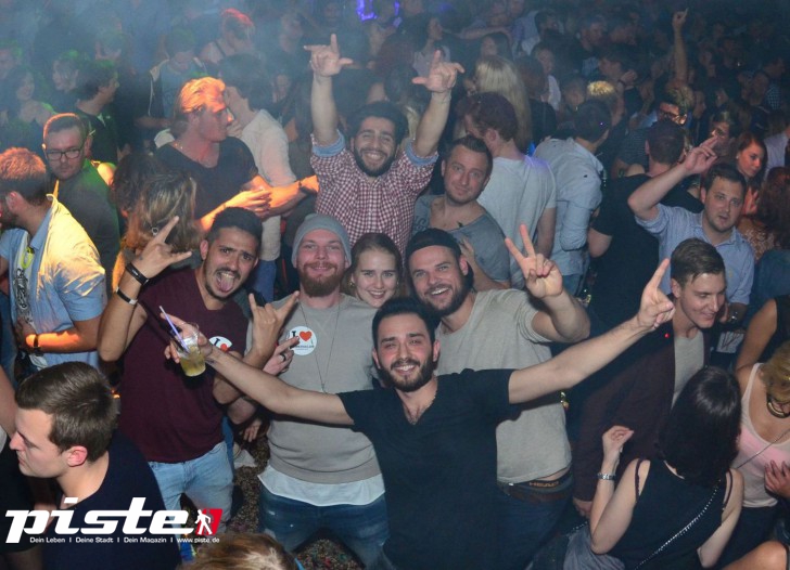  Die 90er Party | Schmidts Tivoli