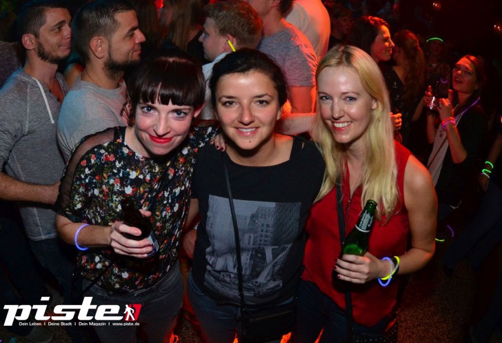  Die 90er Party | Schmidts Tivoli