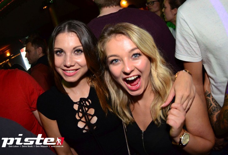  Die 90er Party | Schmidts Tivoli